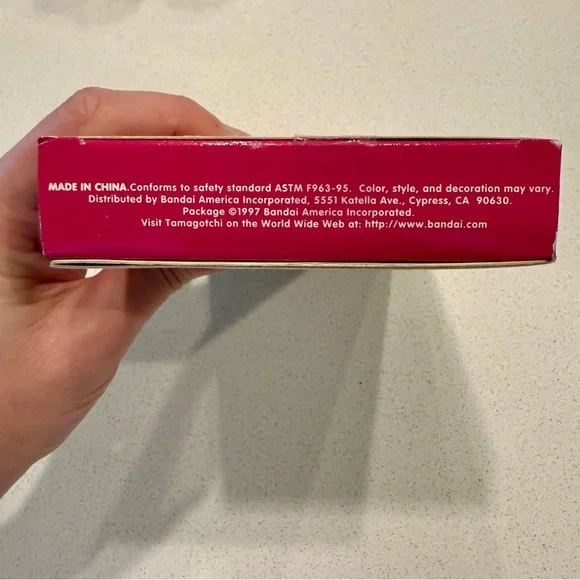 NWT 1997 Tamagotchi Virtual Pet! Bandai Yellow & Orange! Must have! - Picture 5 of 5